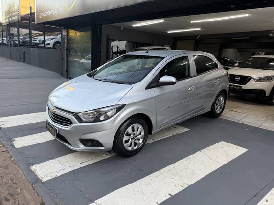 CHEVROLET ONIX 1.0 MPFI LT 8V FLEX 4P MANUAL CHEVROLET ONIX 1.0 MPFI LT 8V FLEX 4P MANUAL